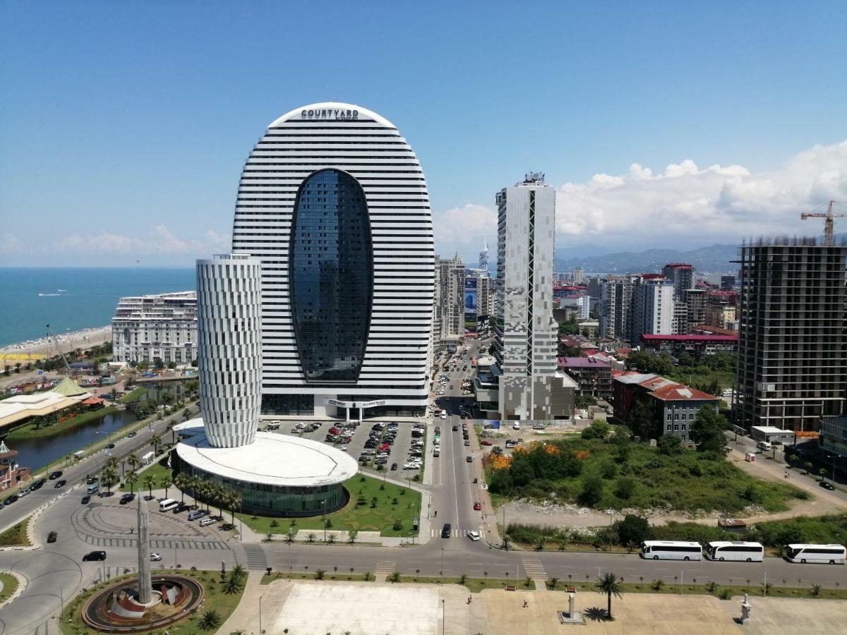 Lamar Hotel Батуми Экстерьер фото